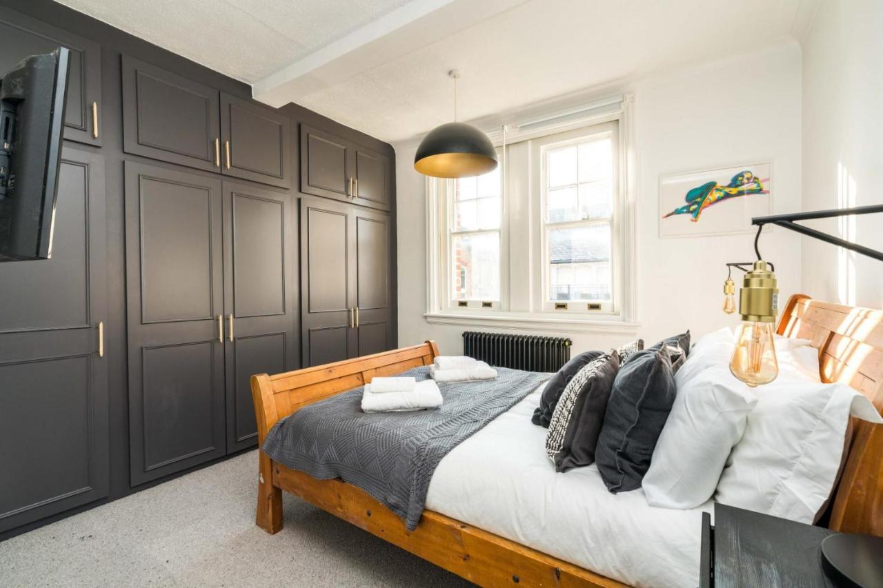 Appartement Stunning 3bd Riverside Flat Communal Roof Terrace Londen