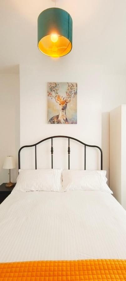 Acacia Flat 189 In Wembley London