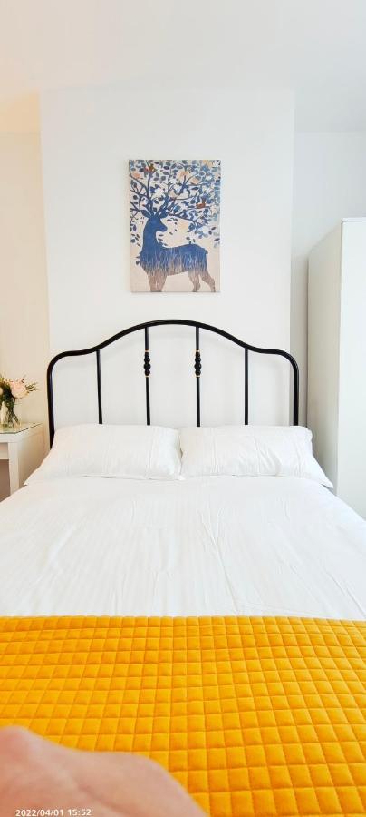 Acacia Flat 189 In Wembley Apartment *