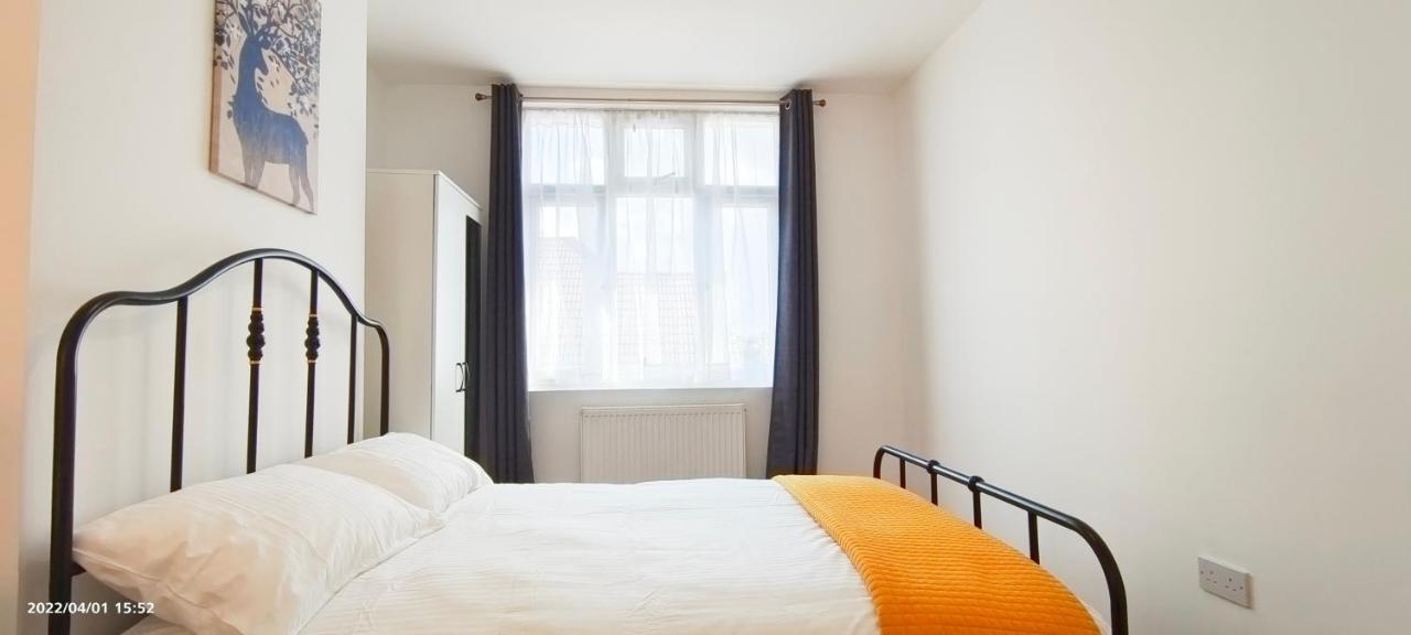 Acacia Flat 189 In Wembley Apartment *
