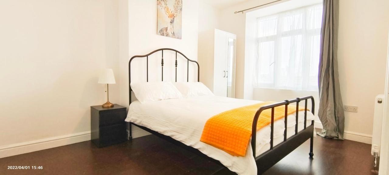 Acacia Flat 189 In Wembley London