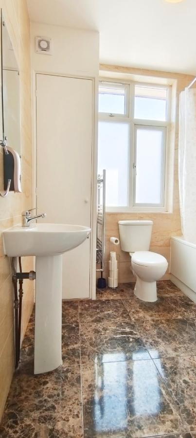 Acacia Flat 189 In Wembley Apartment London