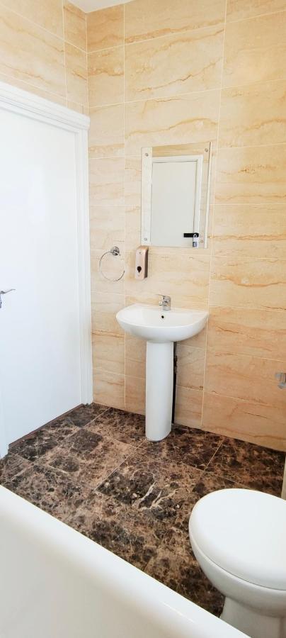 Acacia Flat 189 In Wembley Apartment London