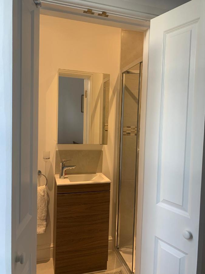 Beautiful One Bedroom Flat In The Heart Of Notting Hill Gate * London