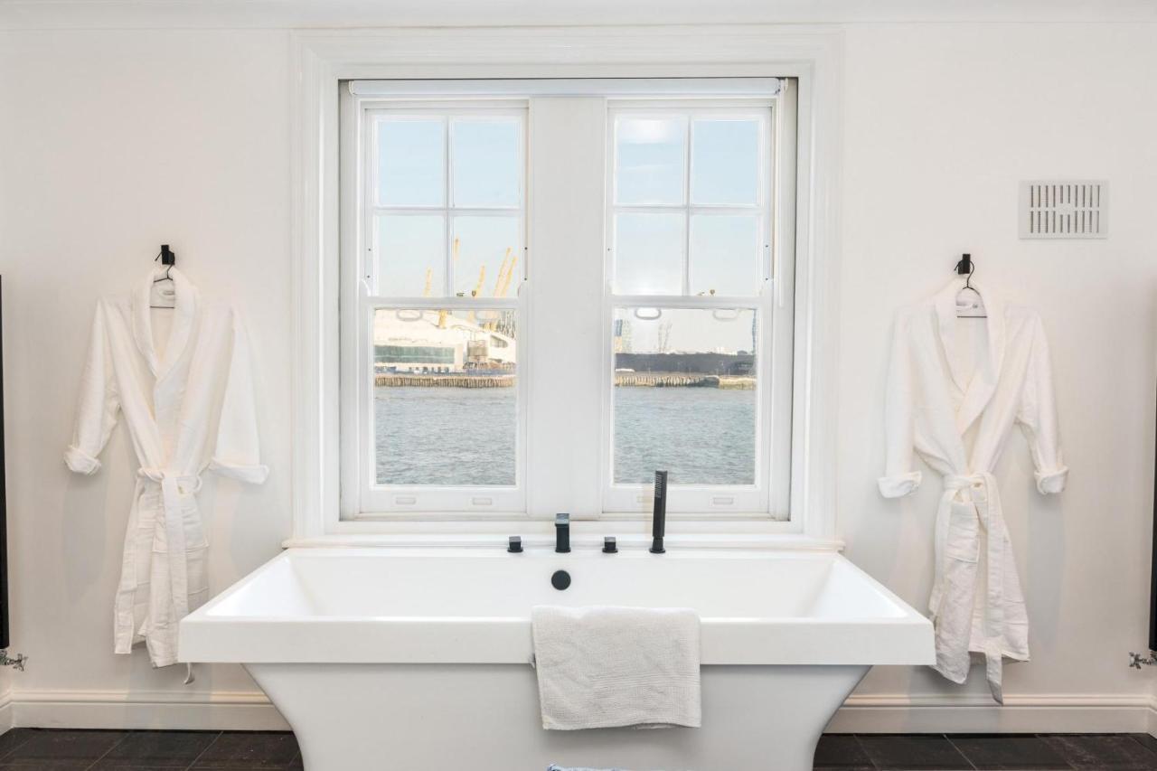 Stunning 3bd Riverside Flat Communal Roof Terrace Appartement *