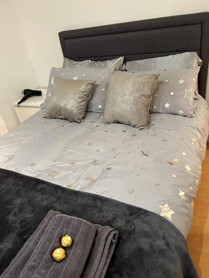 Stunning Oxford Street Furnished * Londen