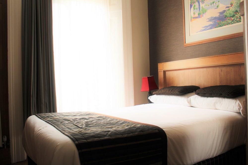 Hotel Huttons Hotel, Victoria