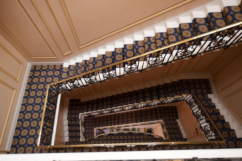The Columbia Hotel 3*
