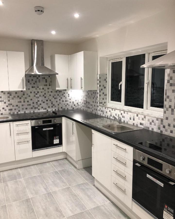 High Spec Furnished Studio Apartamento