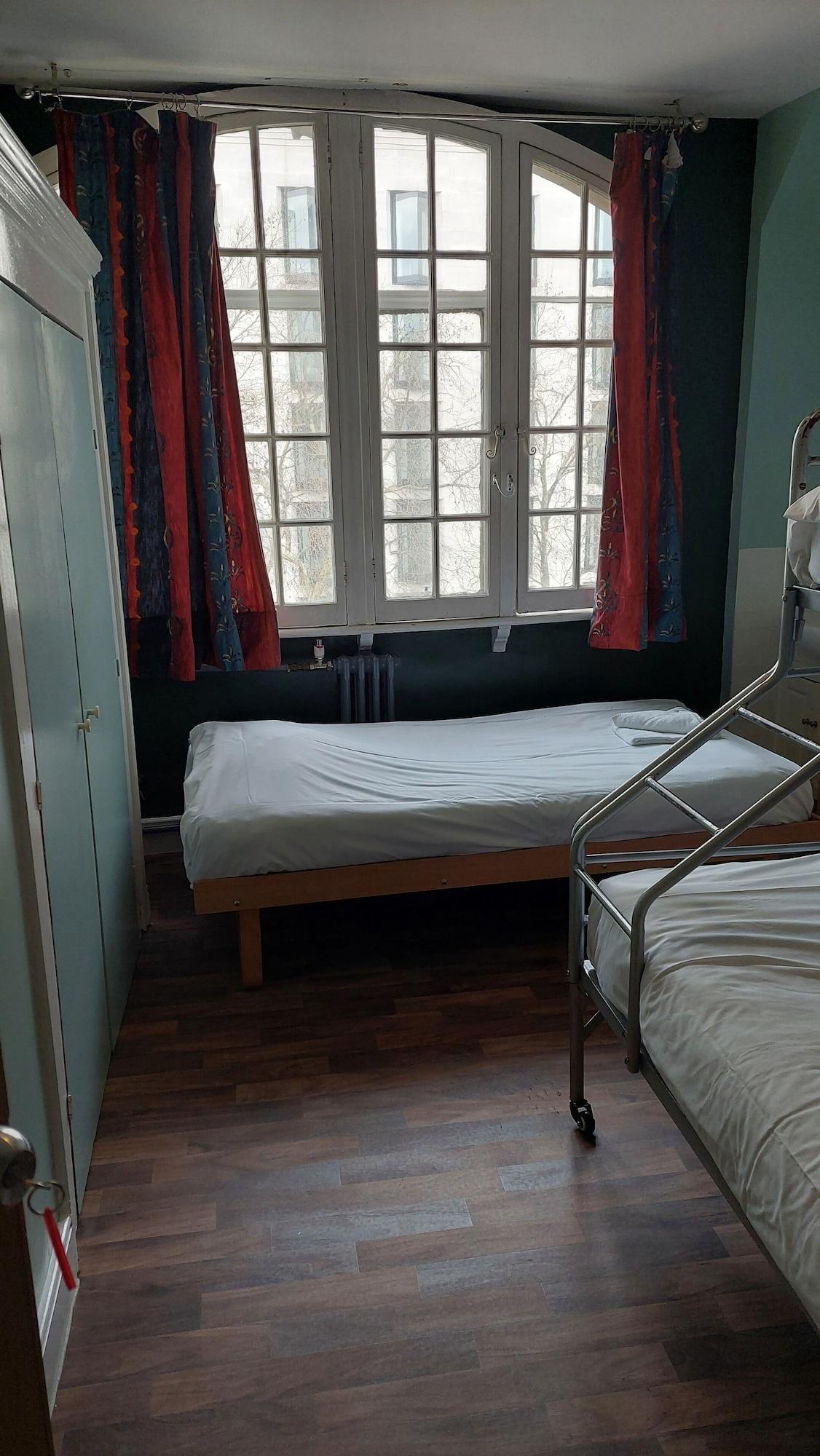Albergue Continental *