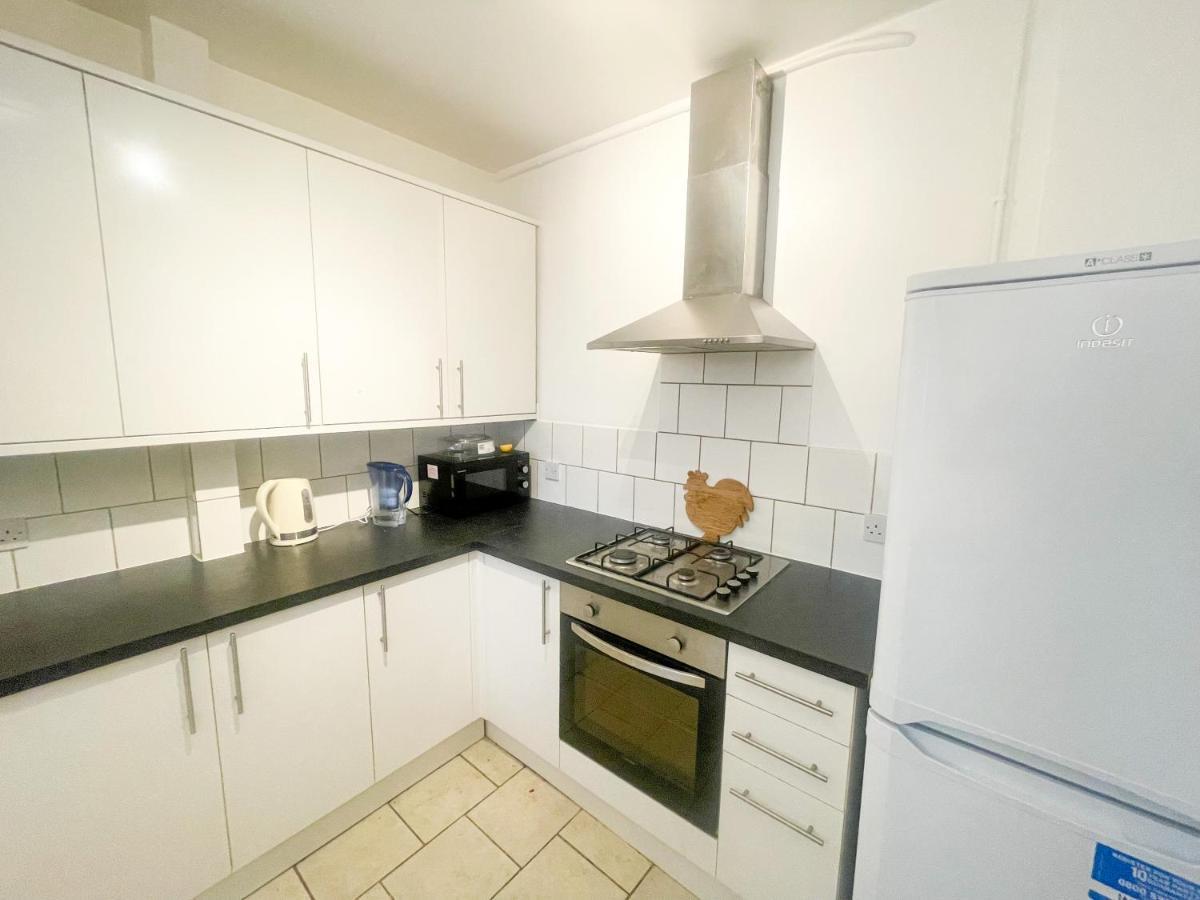 Flat 76 Felbridge House Apartamento