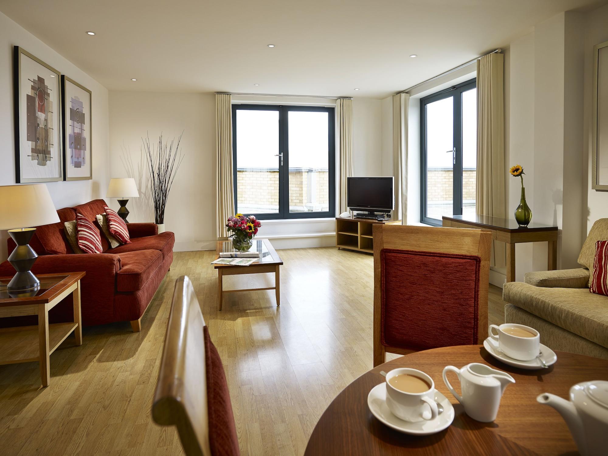 Aparthotel Marlin Stratford 4*