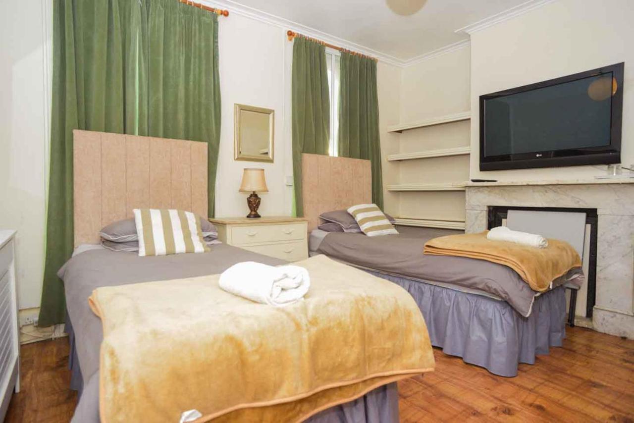Hospedagem domiciliar Pedro Host Family Londres
