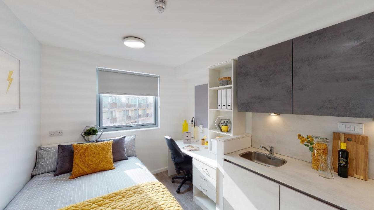 Minimalist At Westcombe House In Greenwich *