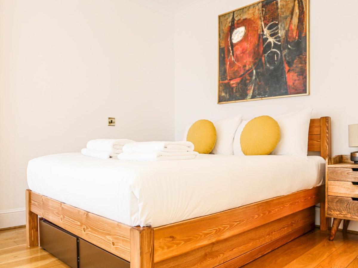 Hébergement de vacances Pass The Keys Stylish 3 Bedroom House In A Quiet Mews By Tube Londres