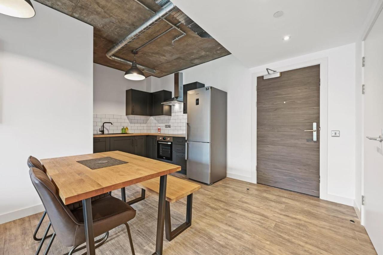 Modern And Chic At Ferrum Near Wembley Park Londres