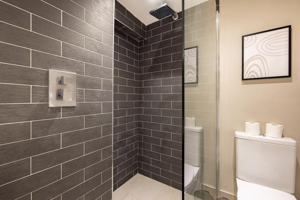 The Paddington Flat - Modern 2bdr With Patio Apartment *