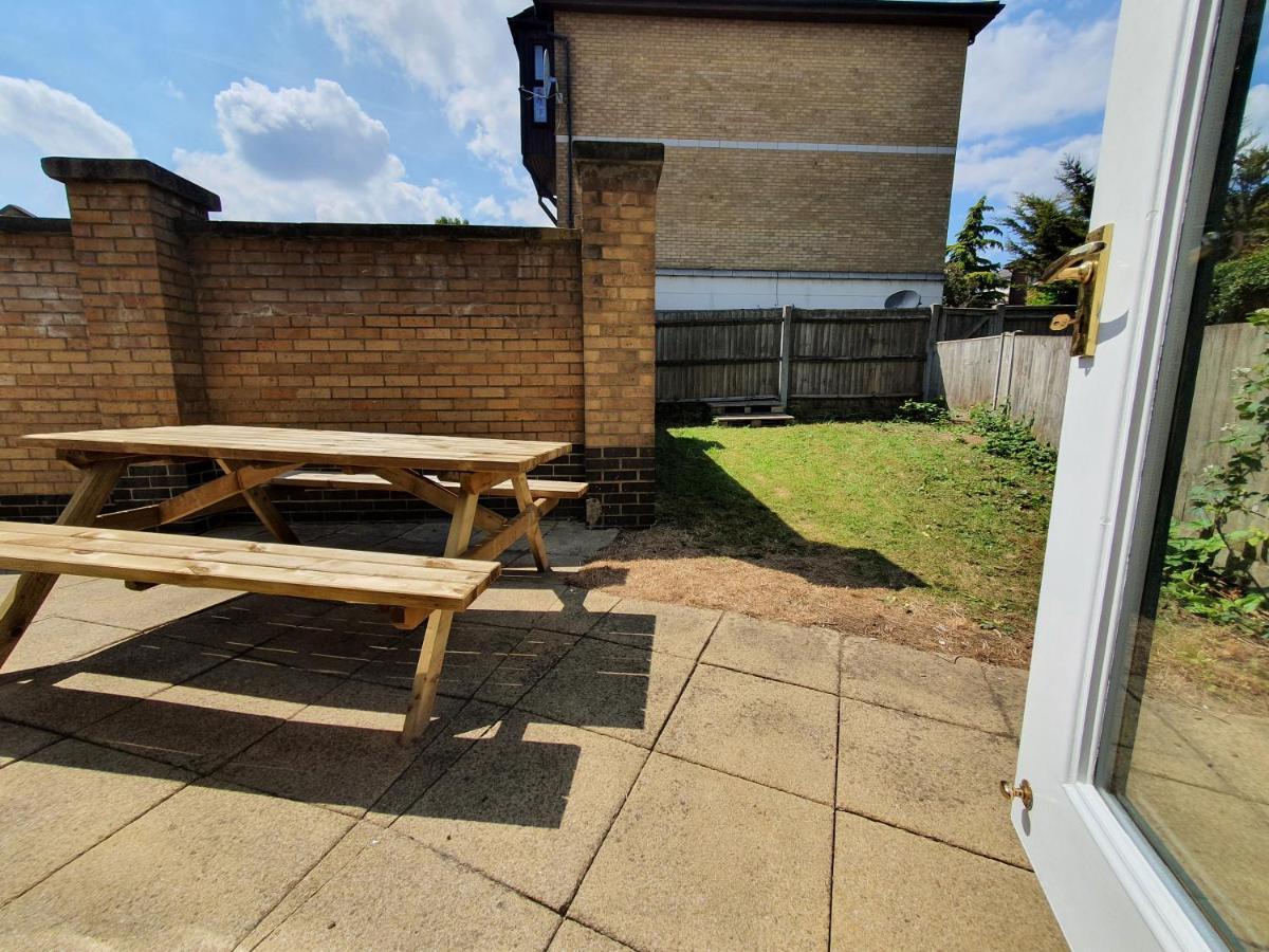 Excel With Parking * London