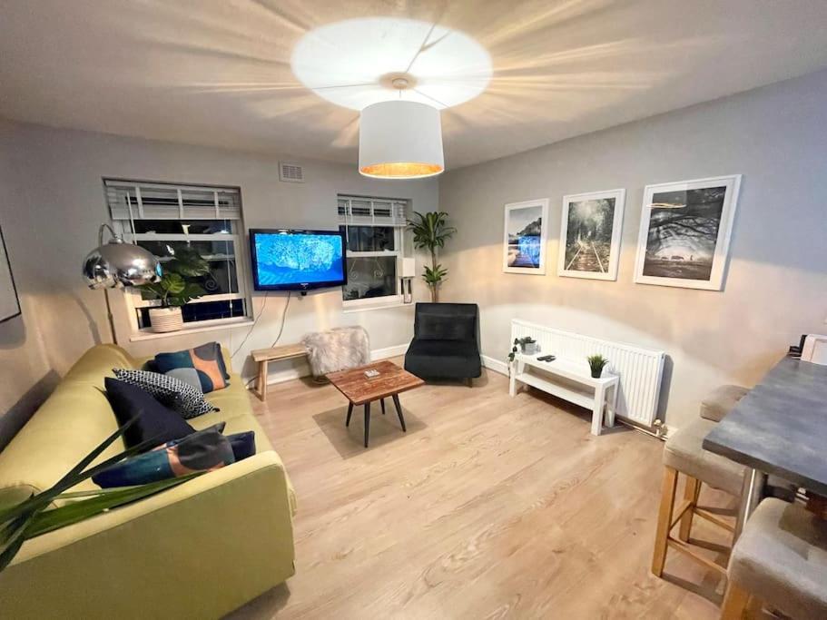 *new* Beautiful 2 Bedroom House In Location Apartamento