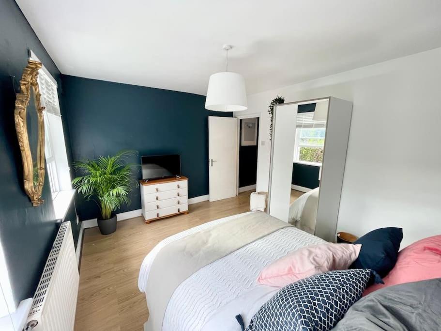 *new* Beautiful 2 Bedroom House In Location * Londres