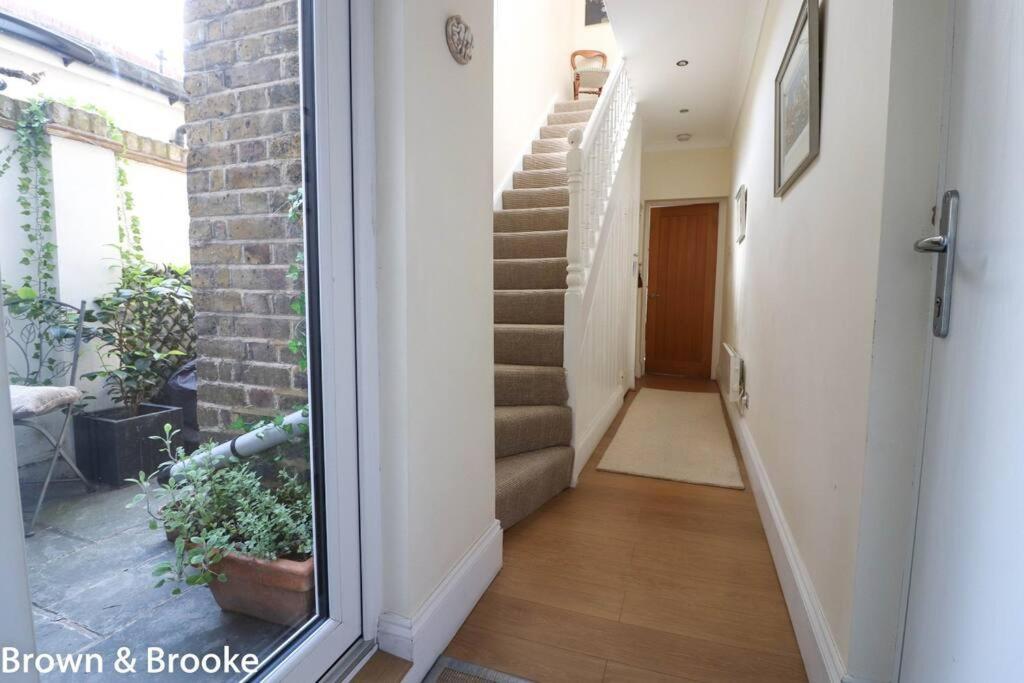 Victorian Charm: Spacious 3-bed Near Attractions Londres