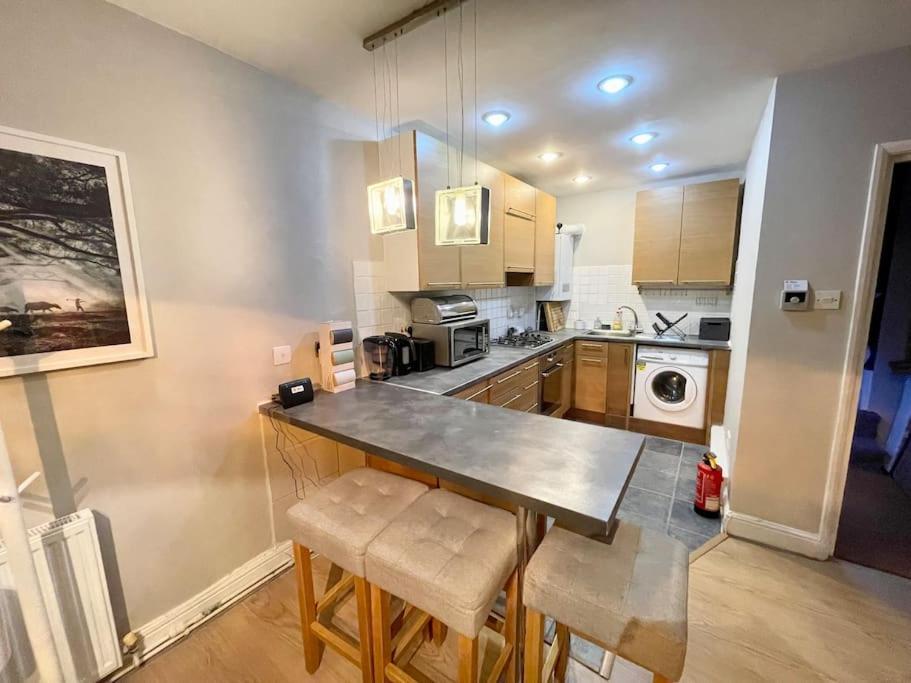 *new* Beautiful 2 Bedroom House In Location Apartamento Londres