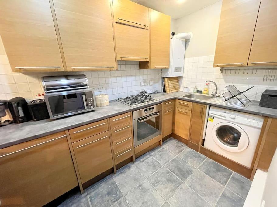*new* Beautiful 2 Bedroom House In Location Apartamento Londres