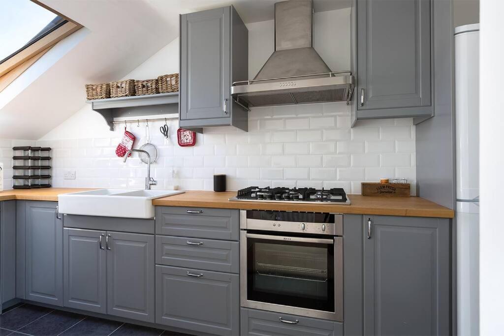 Spacious 3 Bedroom Flat With Terrace Appartement *