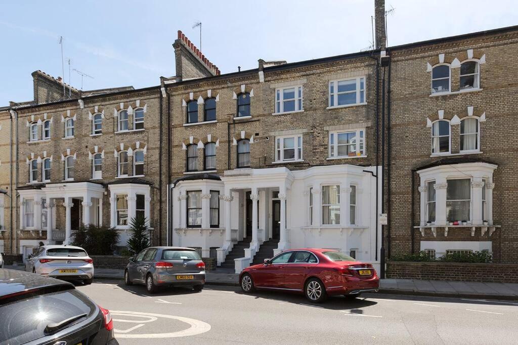 Spacious 3 Bedroom Flat With Terrace Appartement