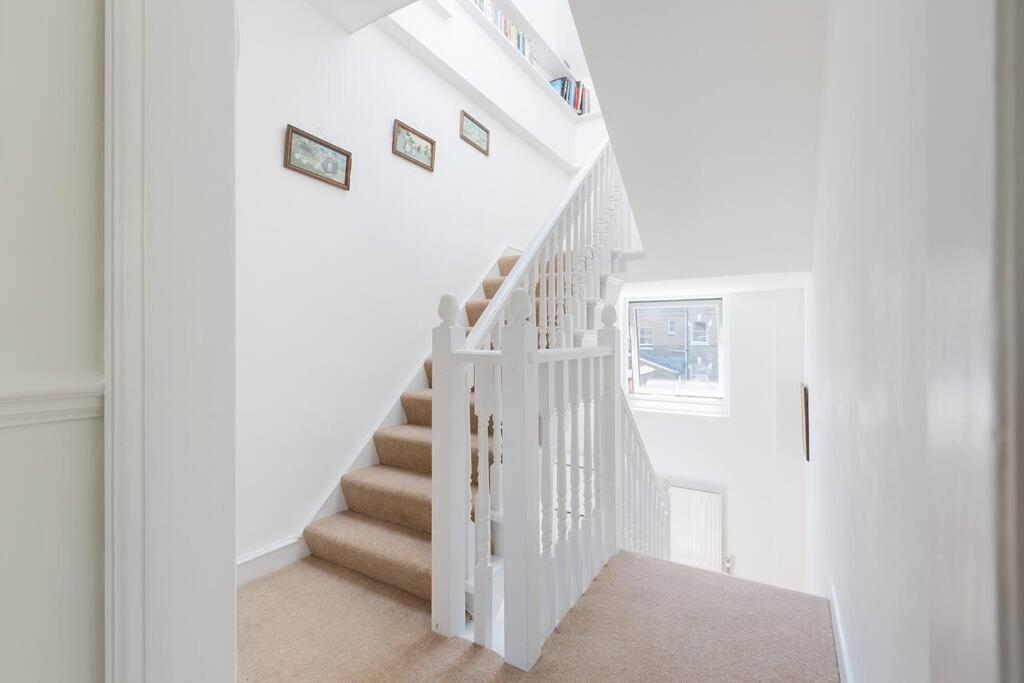 Spacious 3 Bedroom Flat With Terrace Appartement *