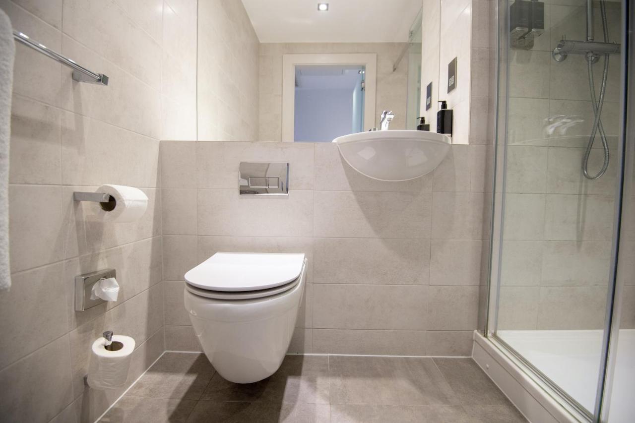 Roomzzz Stratford 4* Londres