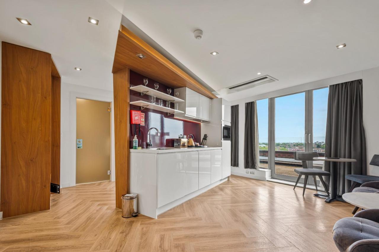 Roomzzz Stratford 4* Londres