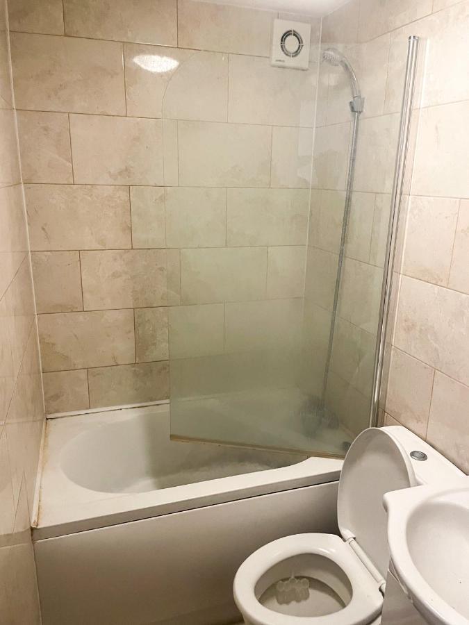 96 Uxbridge Road Apartamento *