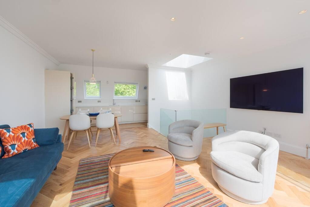 Stunning Two Bed Rh8 Apartamento