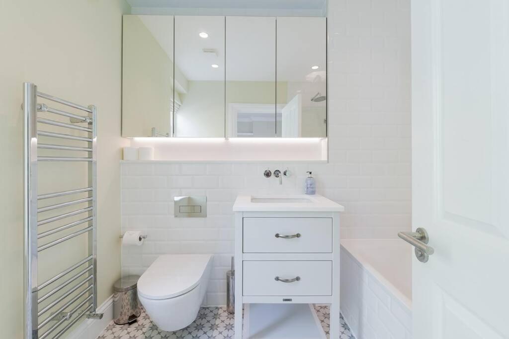 Stunning Two Bed Rh8 Apartamento