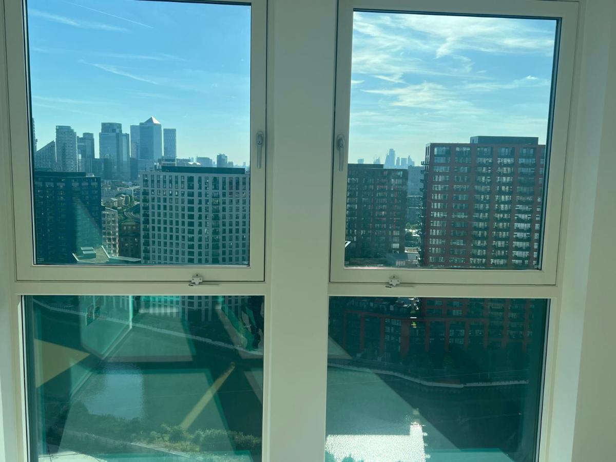 Luxury Penthouse With Stunning Views Near Excel, O2, Airport