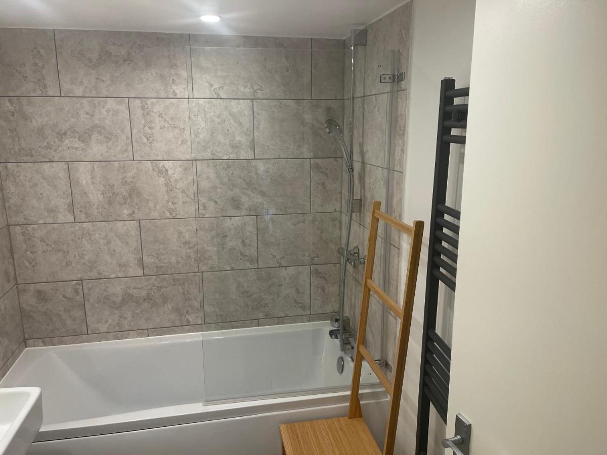 Tower Bridge King Bed En-suite With Parking & Balcony * London