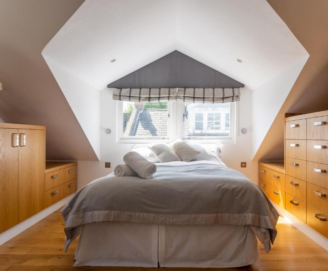 New Stunning 5bd Mews House Londen