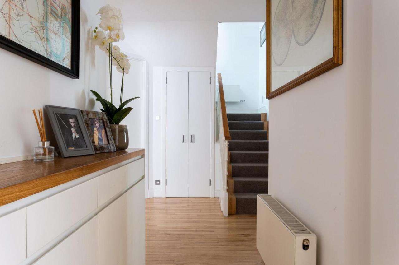 New Stunning 5bd Mews House Londen