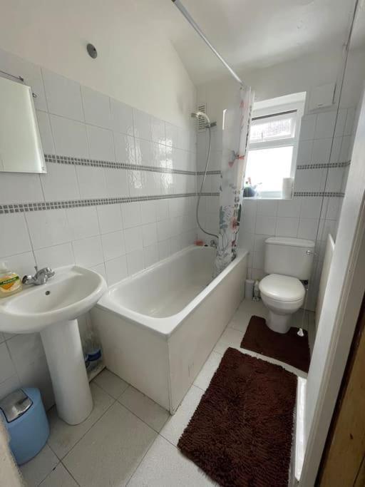 Private Guest In Tooting *