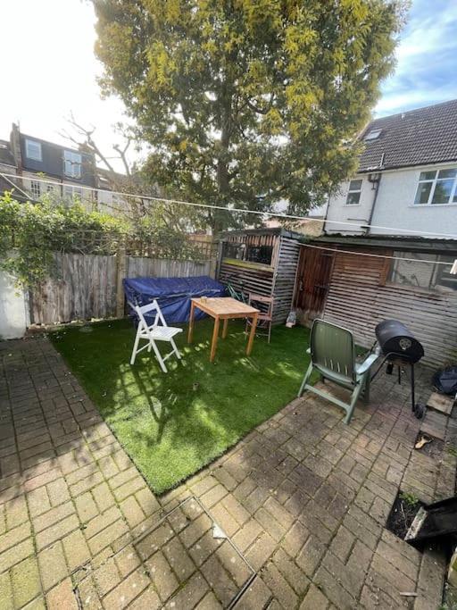 Private Guest In Tooting Londres