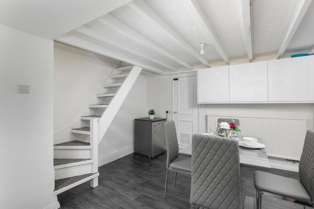 Skyvillion - 2 Bed In Finchley- 2 Mins Walk To East Finchley Tube Station London