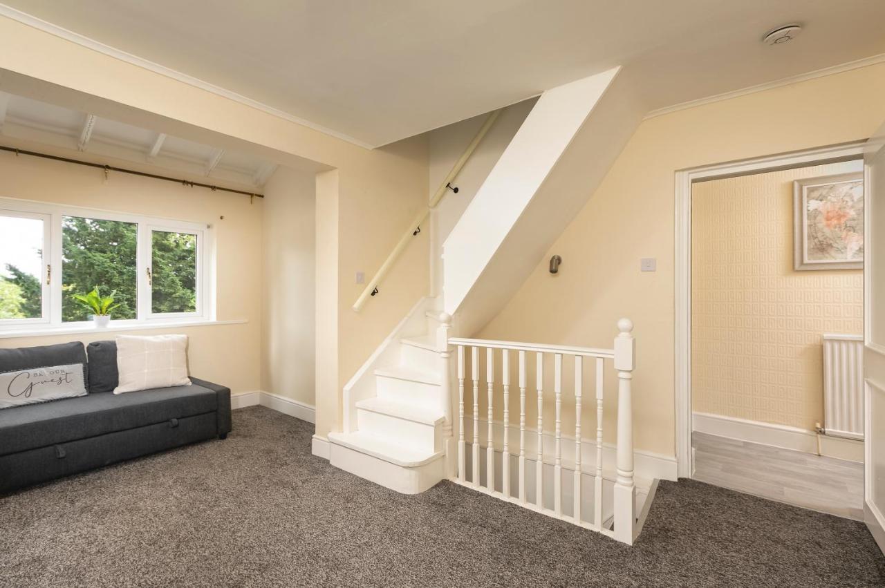Skyvillion - 2 Bed In Finchley- 2 Mins Walk To East Finchley Tube Station * London