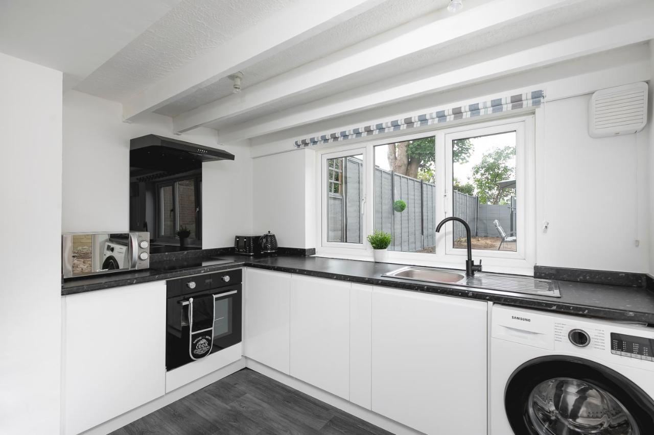 Skyvillion - 2 Bed In Finchley- 2 Mins Walk To East Finchley Tube Station Apartment