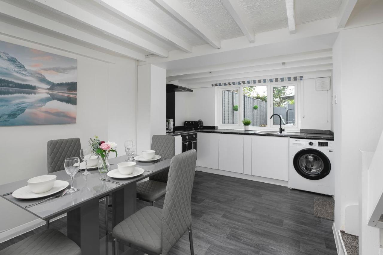 Skyvillion - 2 Bed In Finchley- 2 Mins Walk To East Finchley Tube Station *