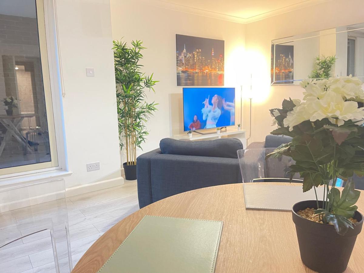 Tower Bridge King Bed En-suite With Parking & Balcony Apartment