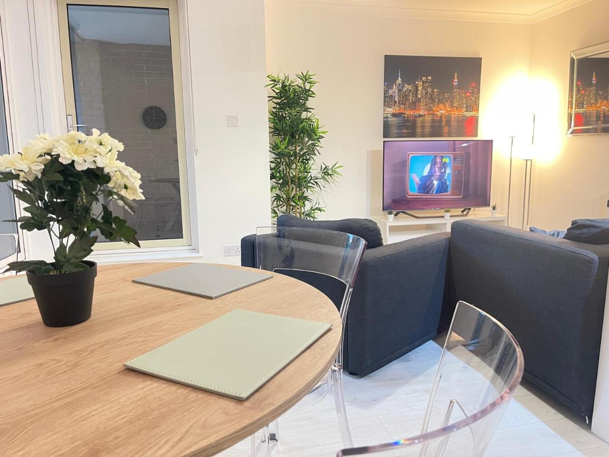 Tower Bridge King Bed En-suite With Parking & Balcony Apartment *