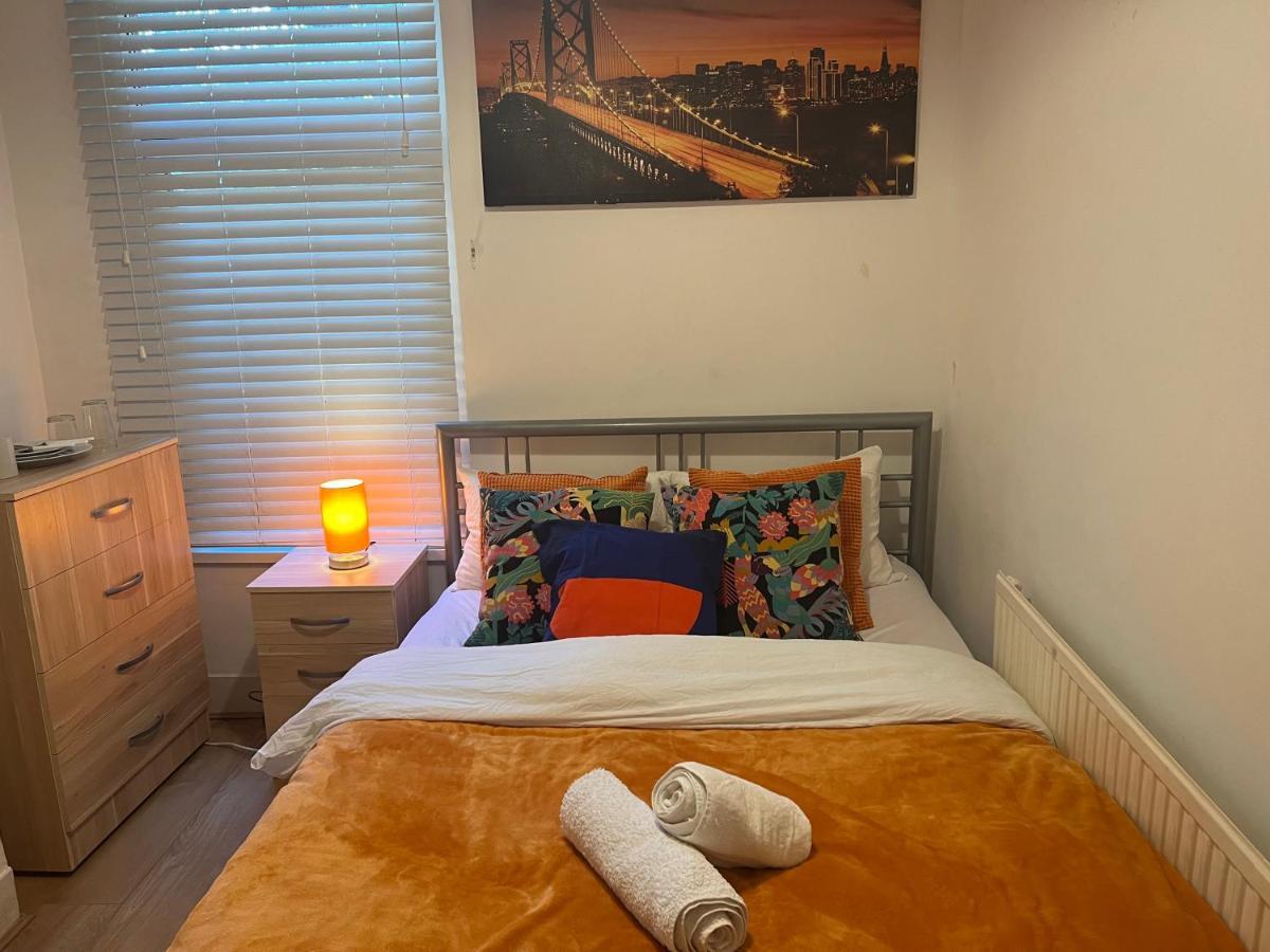 Stratford Cozy Double Homestay *