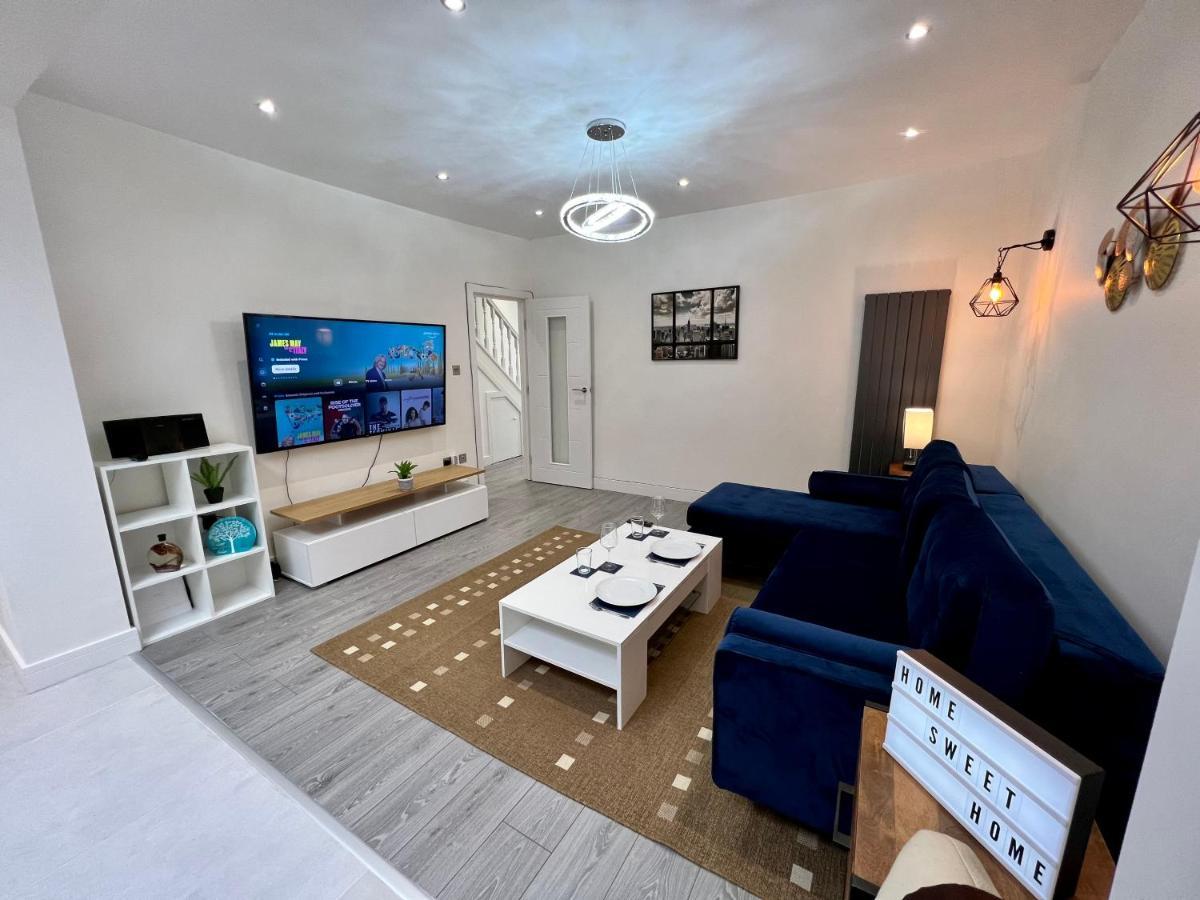 Wembley Stadium 5 Star Brand New Luxury Sleeps 14 With Parking Casa de férias Londres