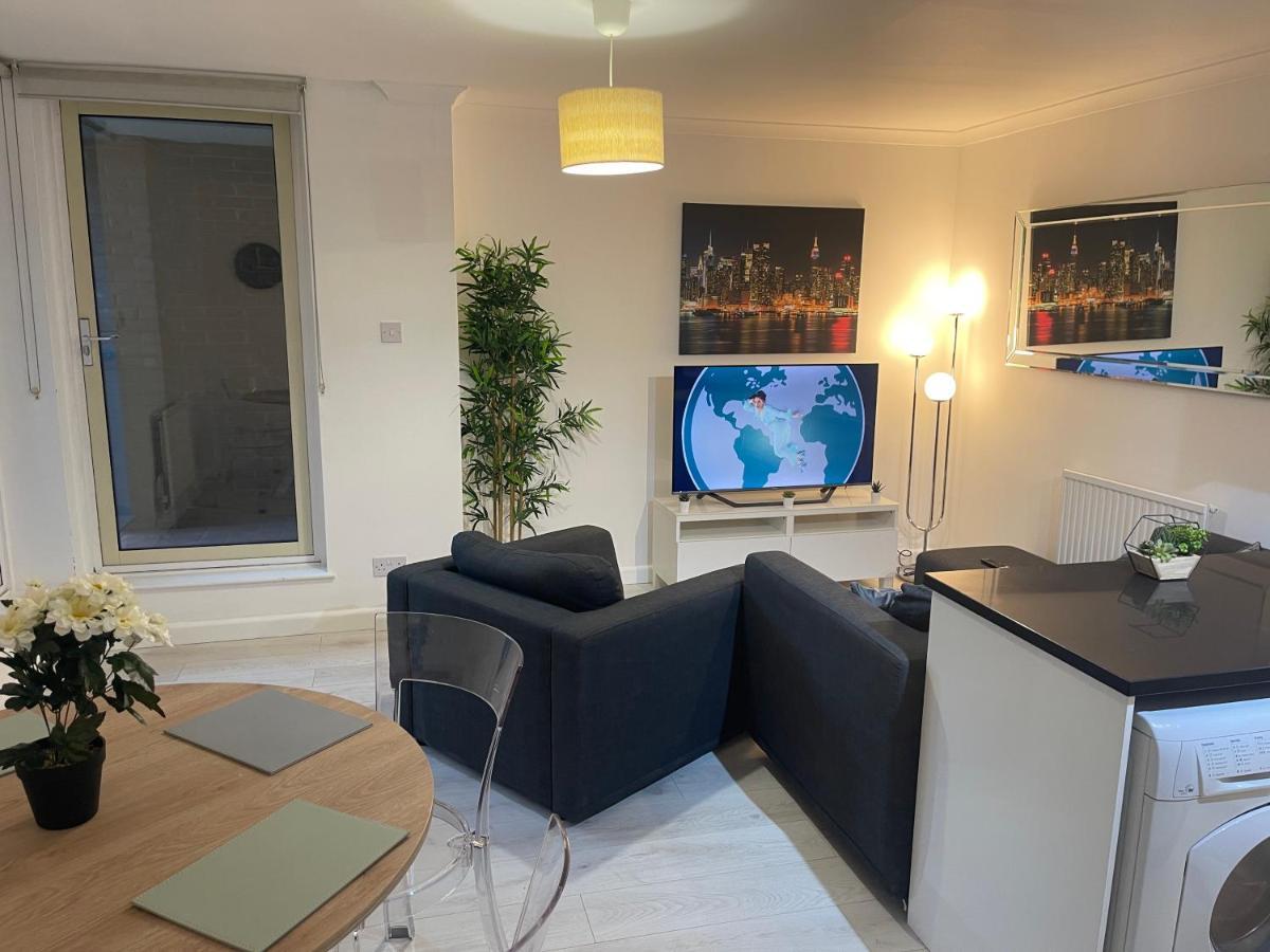 Apartment Tower Bridge King Bed En-suite With Parking & Balcony London